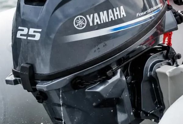 ¿Cómo Mantener y Limpiar Motor Fueraborda?
